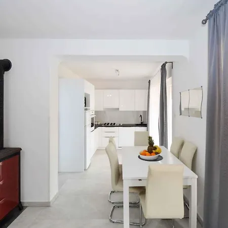Three-bedroom 2 * 메덜린